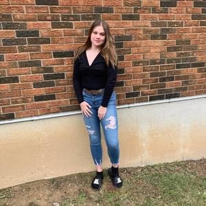 Meet your Posher, Chloe